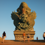 Patung Garuda Wisnu Kencana dilihat dari plaza tangga pada pagi hari